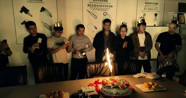 Employee birthday party---Wotian will move forward with you