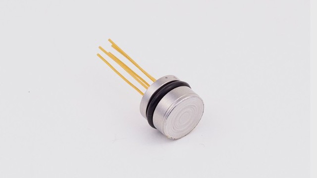 The core component of the sensor diffused silicon pressure core