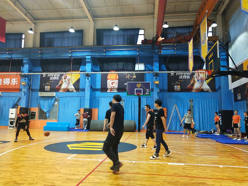 Wotian Basketball Game-Passing trust, casting brilliantly, and demonstrating the spirit of enterprise